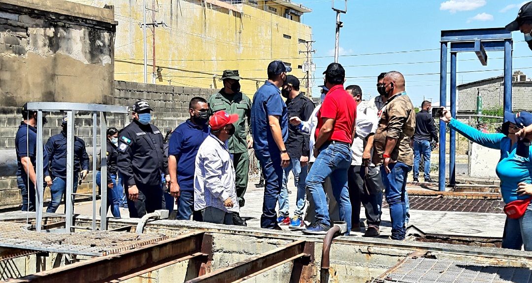 Resultado de imagen para gobernador prieto inspeccionó estaciones de bombeo y planta de tratamiento de aguas servidas de cabimas